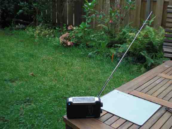 Roadstar opwindradio, met telescoopantenne, uitgeschoven antenne