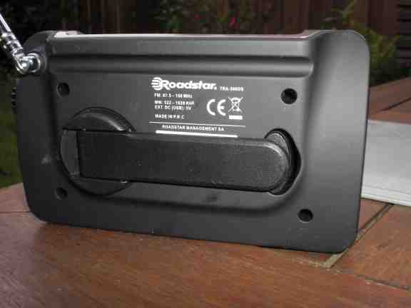 Roadstar opwindradio, achterkant